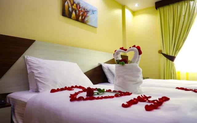F & H Hotel - photo 5