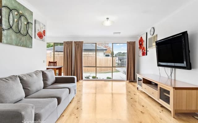 Maroondah 3 Bedroom House - photo 2