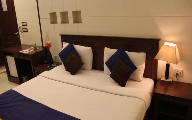 Hotel Comfort Zone Greater Kailash - photo 5
