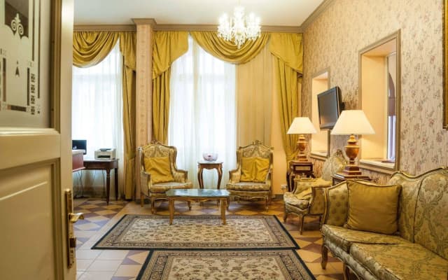 Hotel Raffaello Prague - photo 2