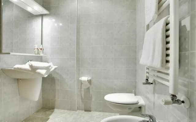 Double Arch Apartments - photo 3
