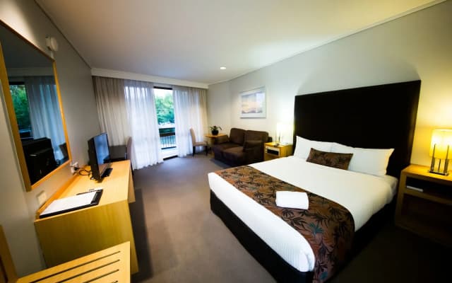 Sandown Regency - photo 3