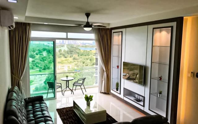TROPEZ RESIDENCE 1Min-danga bay 15Min-Legoland - photo 2