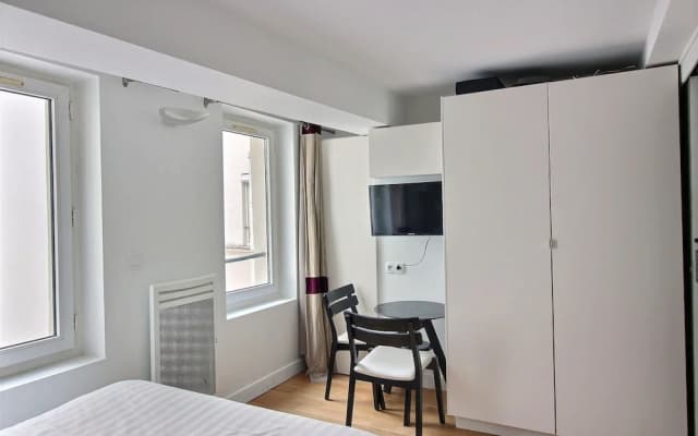 S02434 - Studio for 2 People, Metro Station Sentier - photo 4