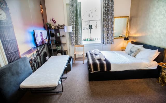 Pimlico Chic Suite - photo 4