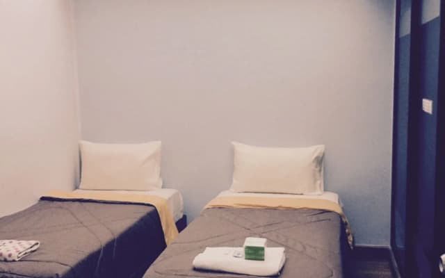 Nine Place Sukhumvit 40 - Hostel - photo 2