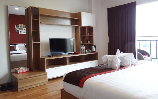 Infinity Holiday Inn Bangkok - photo 4