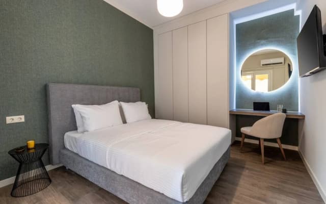 The Beehive Apartments - photo 2