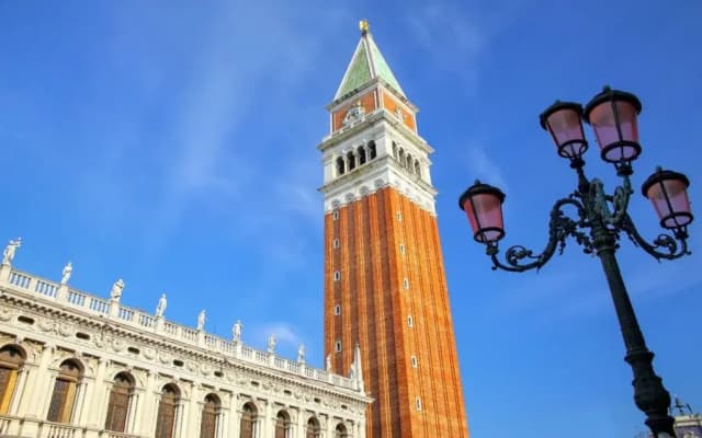 Romantic Venetian Court - photo 3