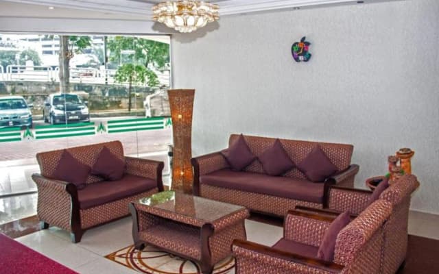 Midtown Villa Hotel - photo 2
