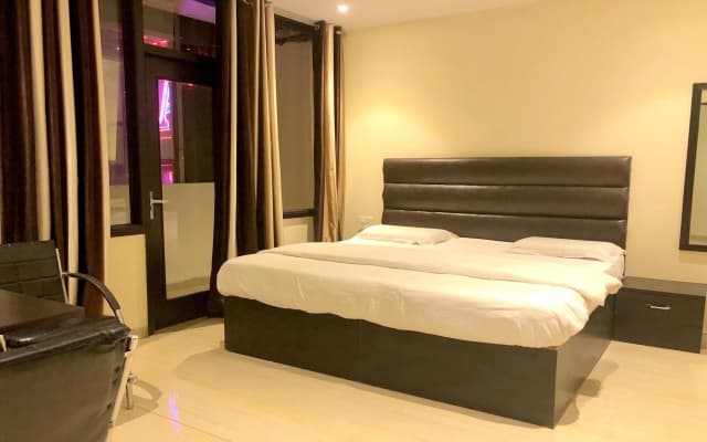 Solitaire Hotel - photo 3