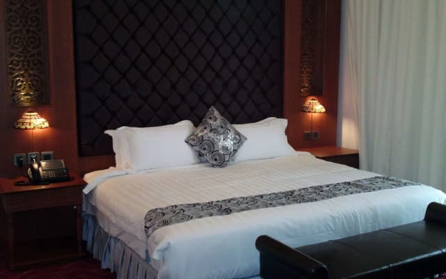 Platinum Hotel - photo 3