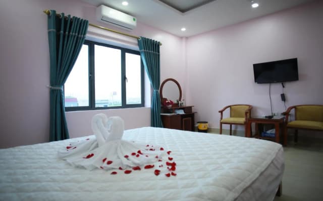 The Jade Dragon hotel - photo 3