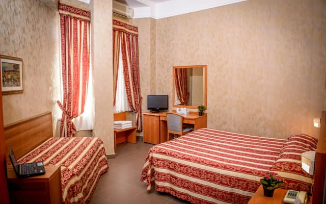 Hotel Emmaus - photo 3
