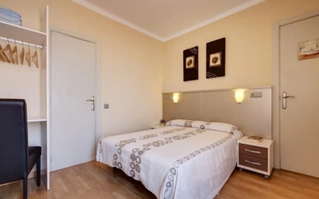 Hostal Barcelona - photo 4