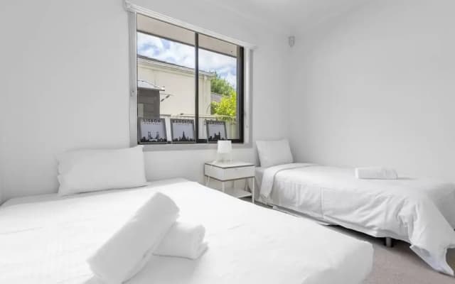 Spacious 3bedrooms big House@mitcham - photo 2