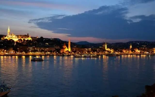Castle and Danube Panorama - photo 4