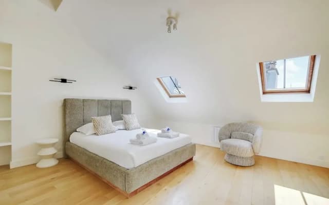 Apt a/c 3br/6p - Saint-lazare/les Champs Elysee - photo 2
