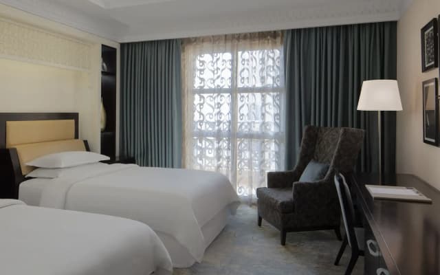Sheraton Sharjah Beach Resort & Spa - photo 2