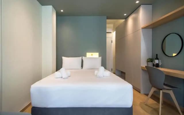 Athena Urban Retreat Apartment - photo 4