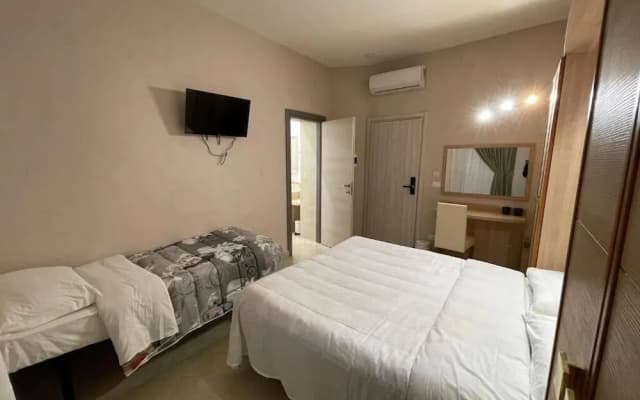 Love Spqr Suite - photo 2