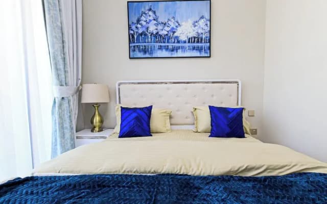 Spacious 2BR Apt Maids Elegance - photo 4