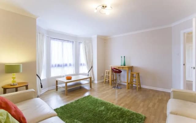 2 Bedroom Flat In Edinburgh - photo 4