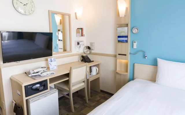 Toyoko Inn Shinjuku-Gyoemmae-Eki 3-Ban Deguchi - photo 5