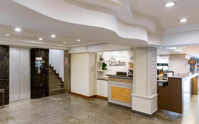 Benz House - photo 2