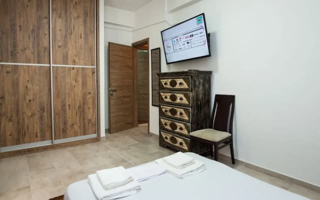 Spacious 2 level Brand New apt GTD3194 - photo 4