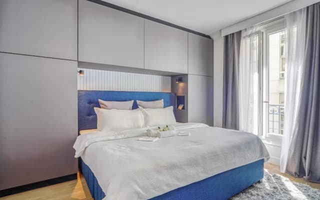 Luxe Apartment Near Père Lachaise Cemetery - photo 2
