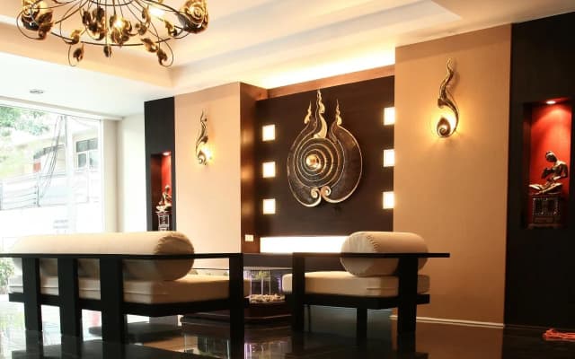 Mirth Sathorn Hotel - photo 2