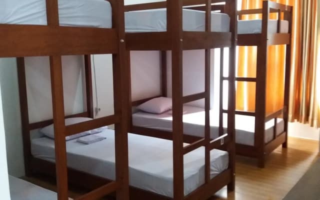Bookit Backpacker Hostel - photo 4