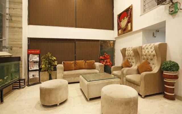 Collection O 8479 Hotel Ambience - photo 2