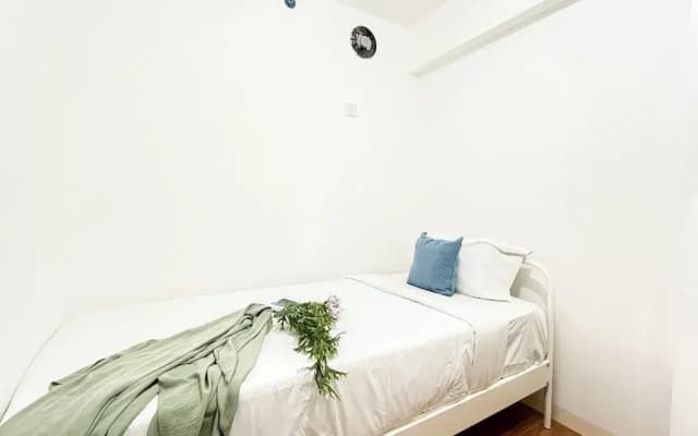 Warm And Comfy 2Br At Bassura City Apartment - photo 3