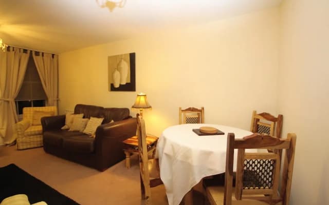 Silver Lining - St Patrick Sq Apartment - photo 3