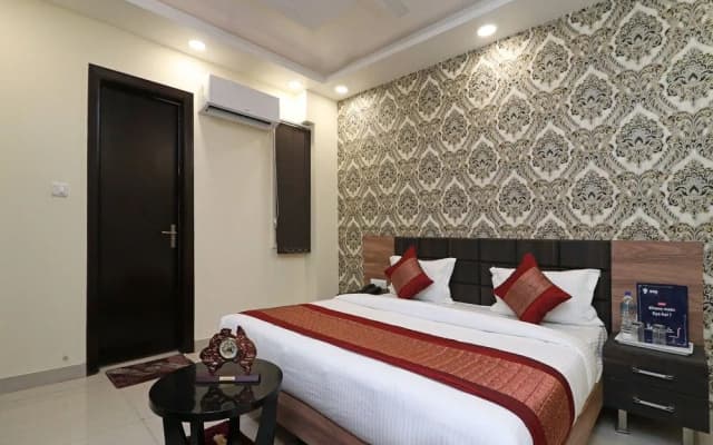 OYO 11611 Royal Palace Inn - photo 4