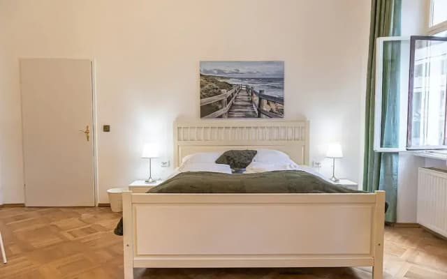 Spacious 4BR Apt Long Stay Friendly - photo 5