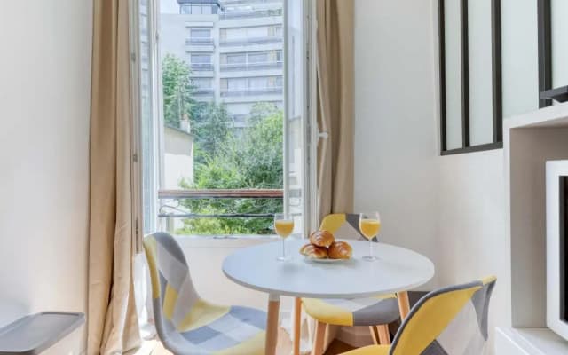 New Large Studio in the Heart of Paris 12 - photo 4
