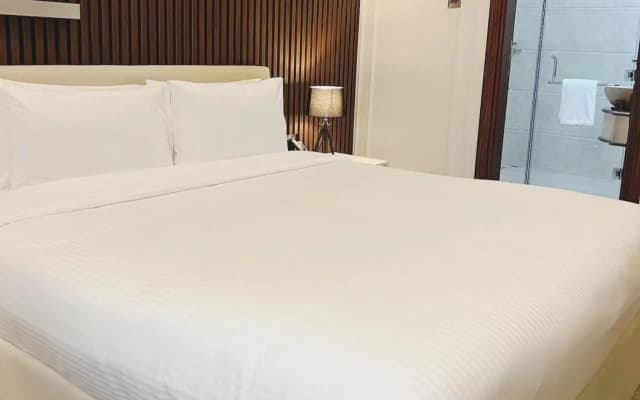 Abraj INN Royal Hotel - photo 4