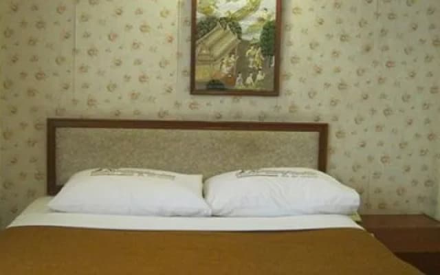 Pananchai Hotel - photo 2