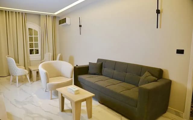Golden House - photo 2