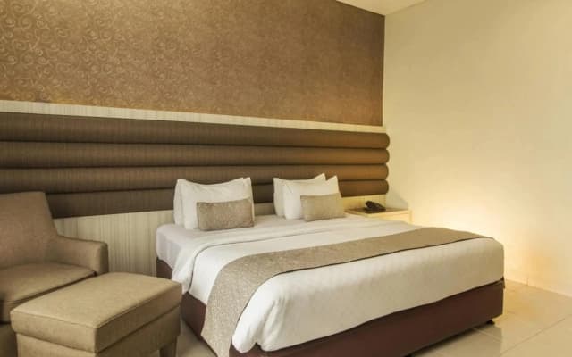 Hotel Gren Alia Jakarta - photo 3