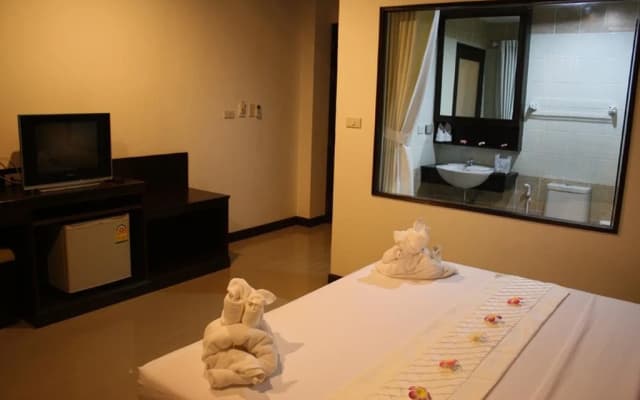 Santi White House Patong Hotel - photo 5