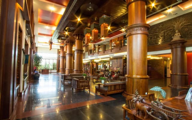 Royal Empire Hotel - photo 2