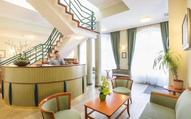 Baross City Apartments - photo 2