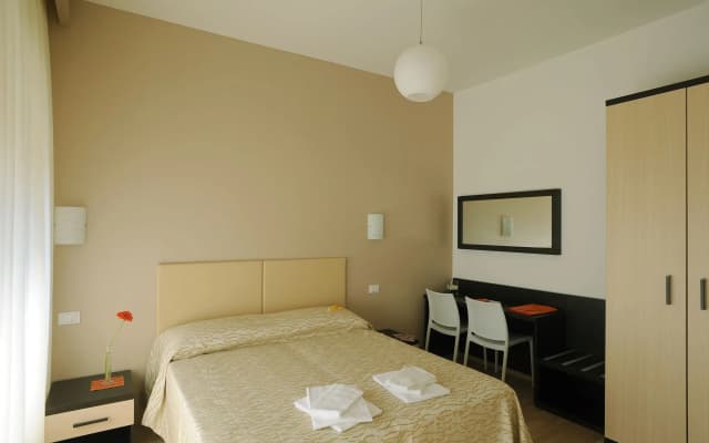 Honey Rooms - photo 2