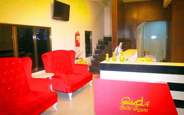 Royal Q&D Suites Hotel - photo 2