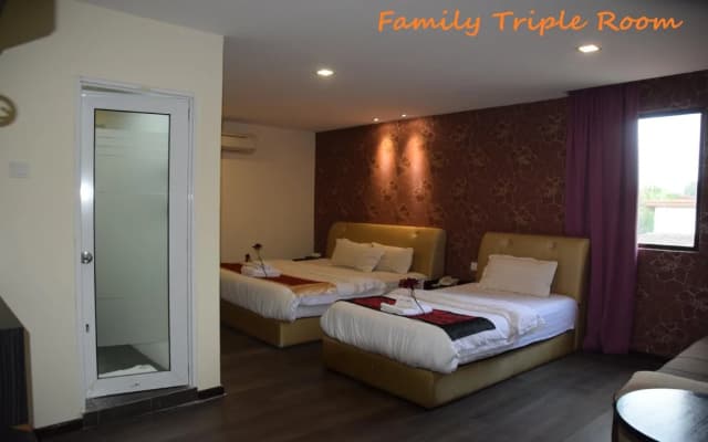 i Garden Hotel - photo 3