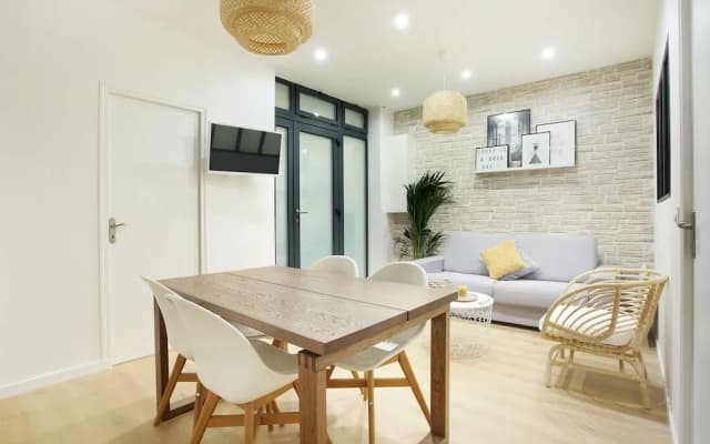 2 Bedrooms 253 St Denis - photo 5